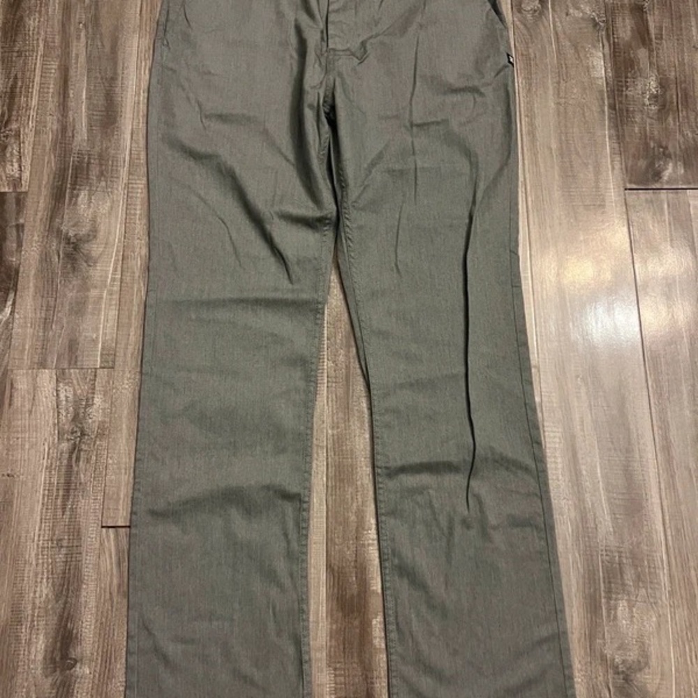 DC Men's Chino Pants in Olive